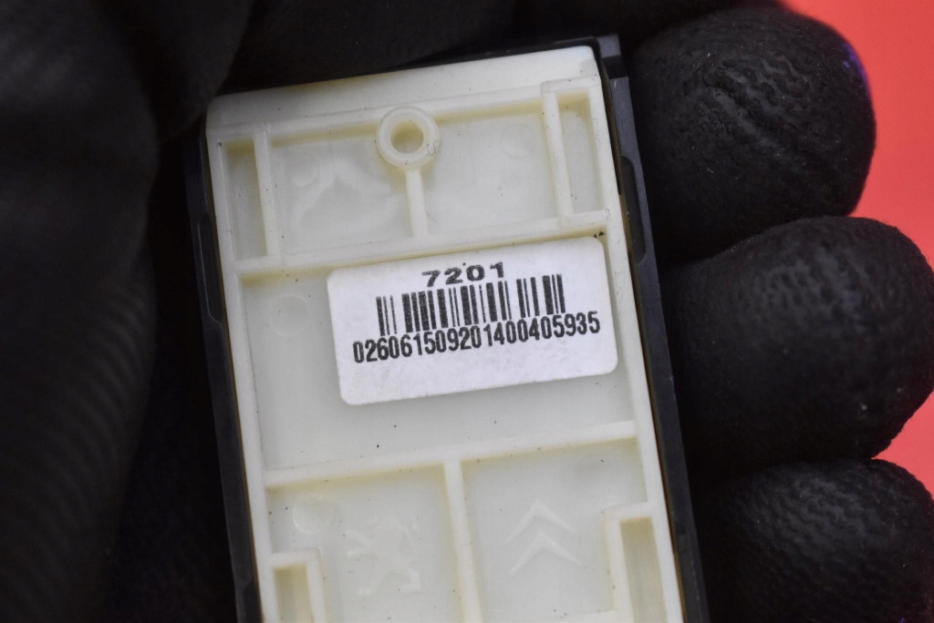 switch button RADIA navigation devices 98097243XU PEUGEOT 208 1 and 12-16
