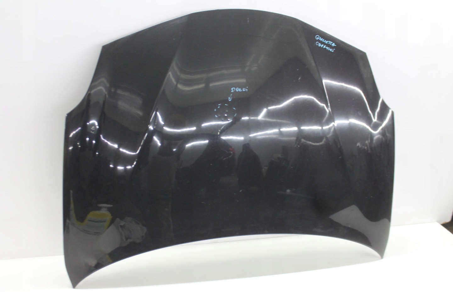 Capot ALFA ROMEO GIULIETTA des roues. 805 10-20