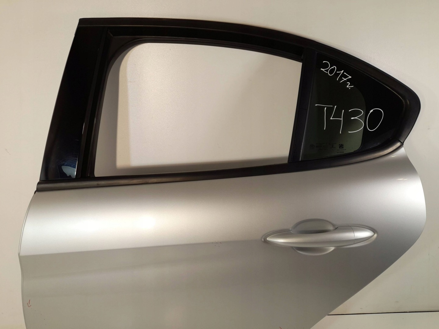 Alfa Romeo Giulia door rear. left (T430)