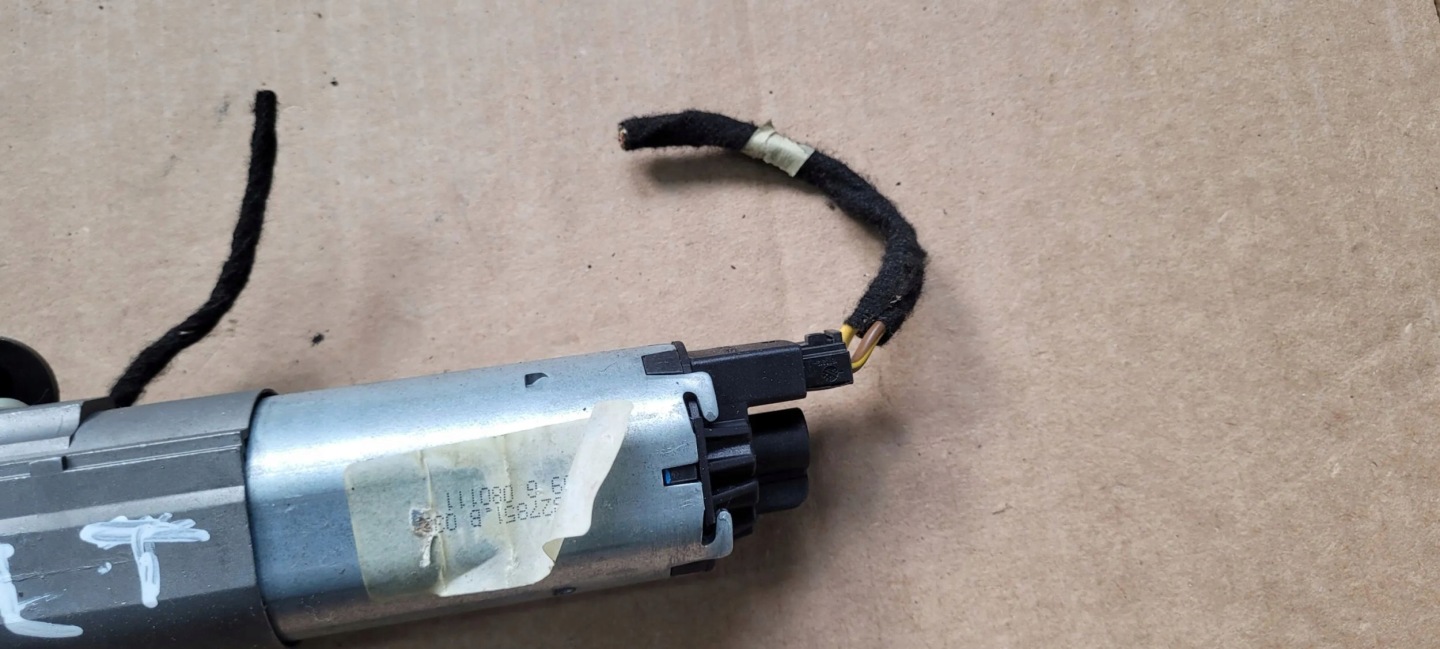 A7 4G damper bonnet electrical left rear part 4G8827851B