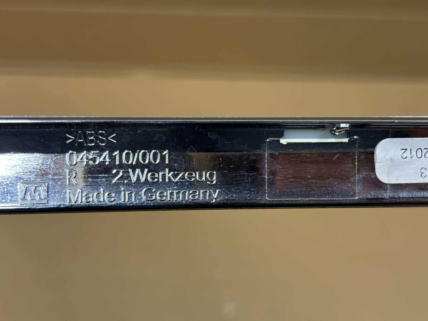 moulding door right front VOLKSWAGEN PASSAT B7 045410/001