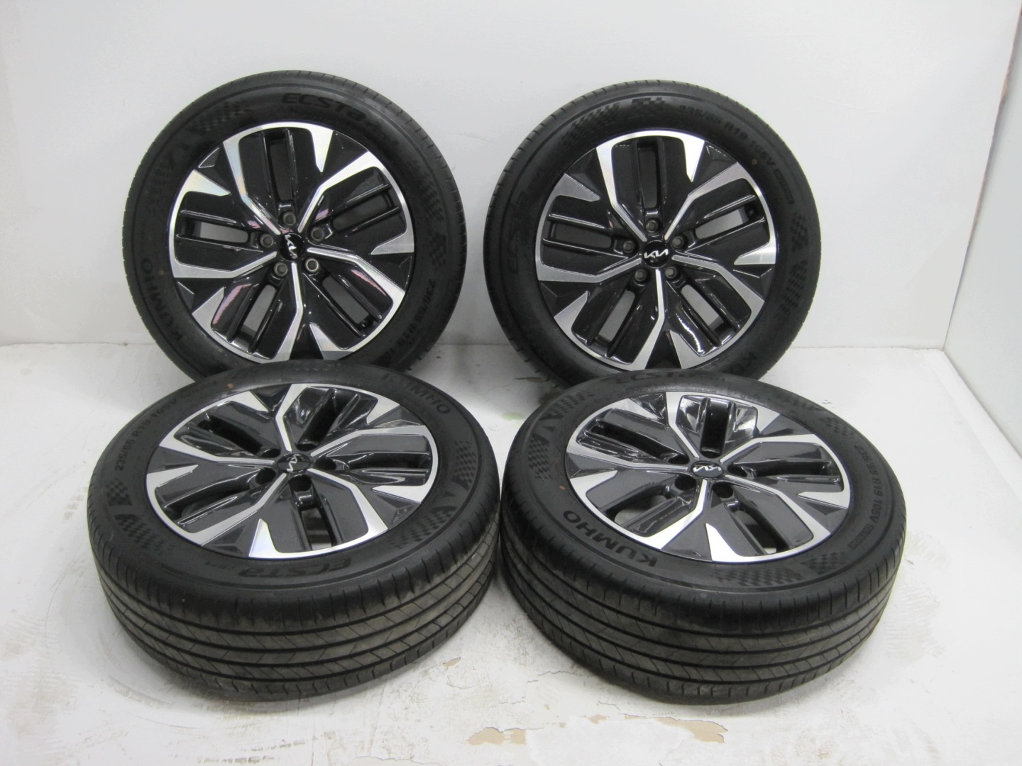 wheels discs tyres Kia EV6 R19 4MM