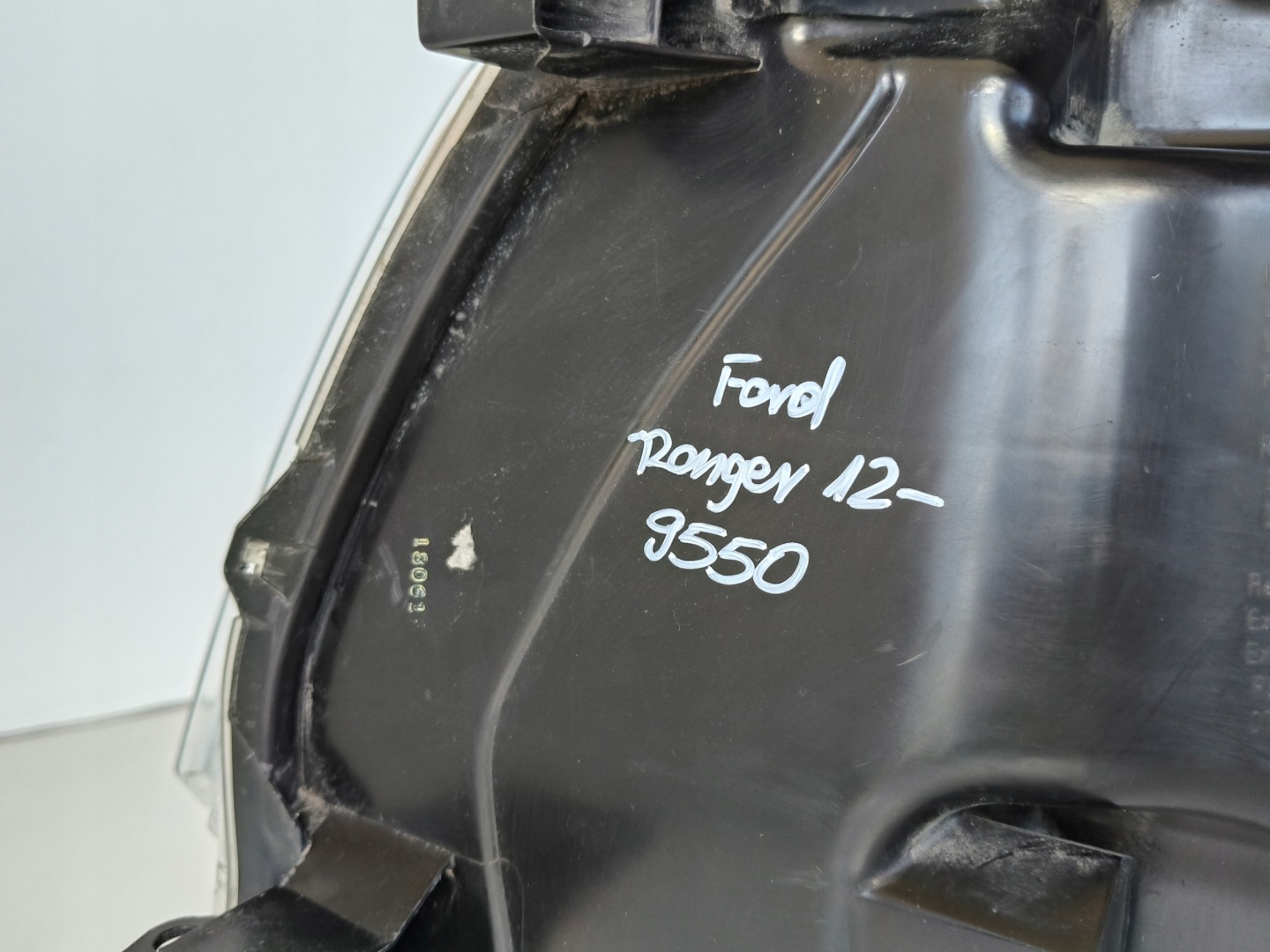 light right REFLEKTOR FORD RANGER 12-15