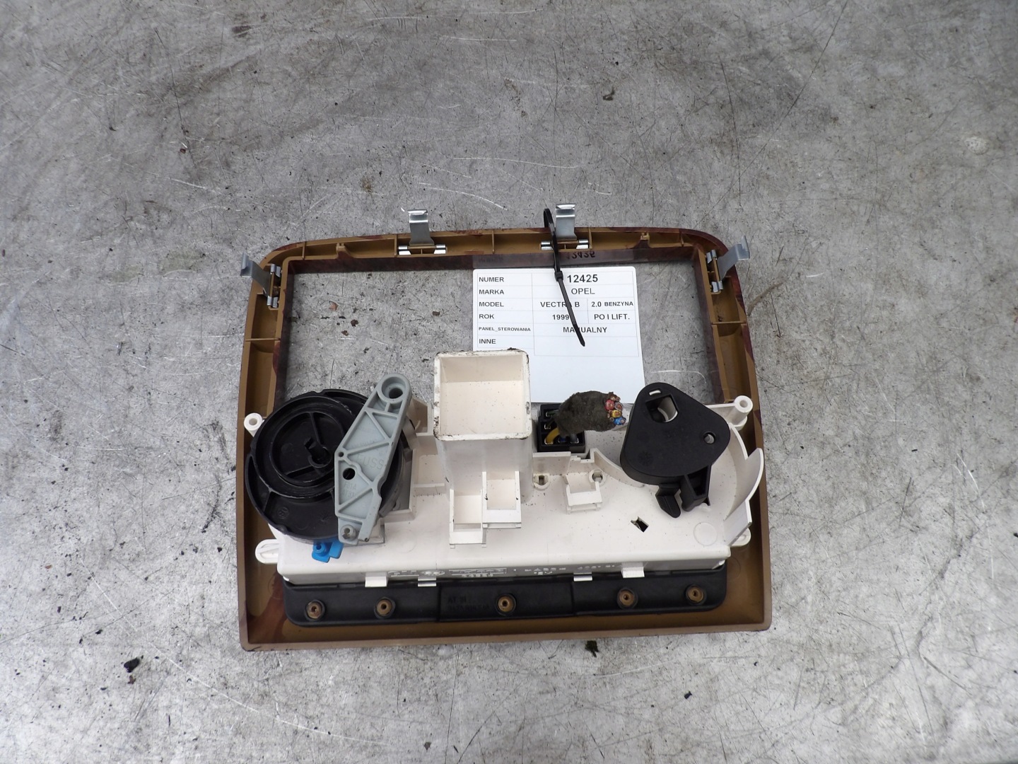 Opel Vectra B panel air conditioning devices 86323