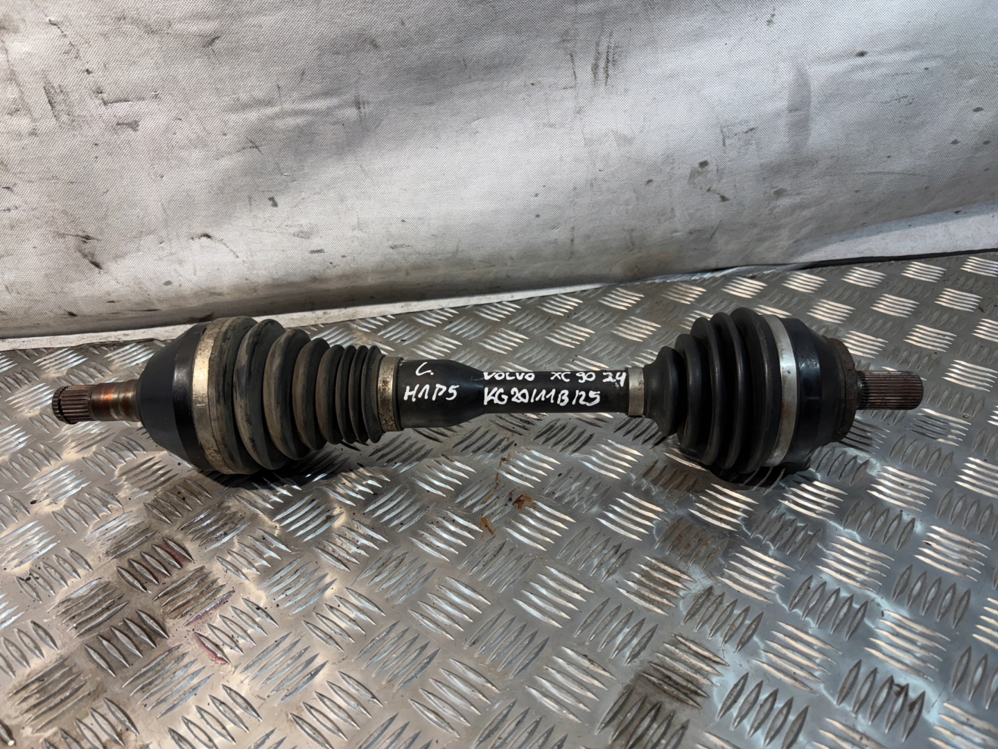 semi-axis left front Volvo XC90 and 1 automat 2,4D P30651435