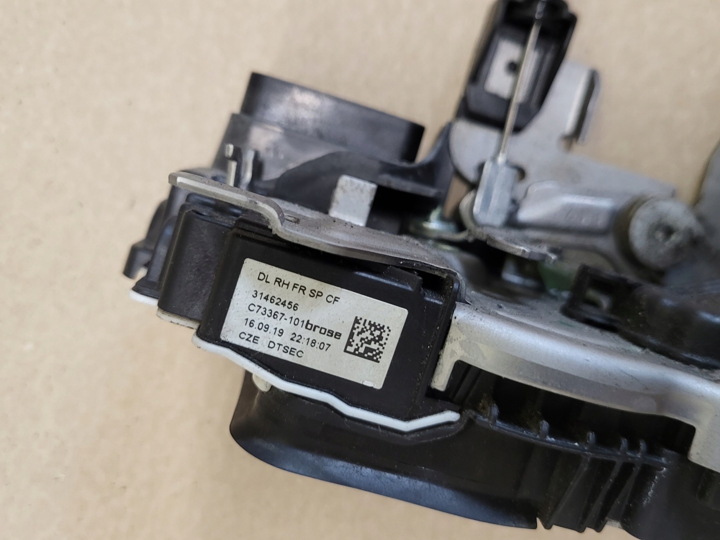 lock door right front front 6PIN VOLVO XC90 II XC60 2 OE EUROPA