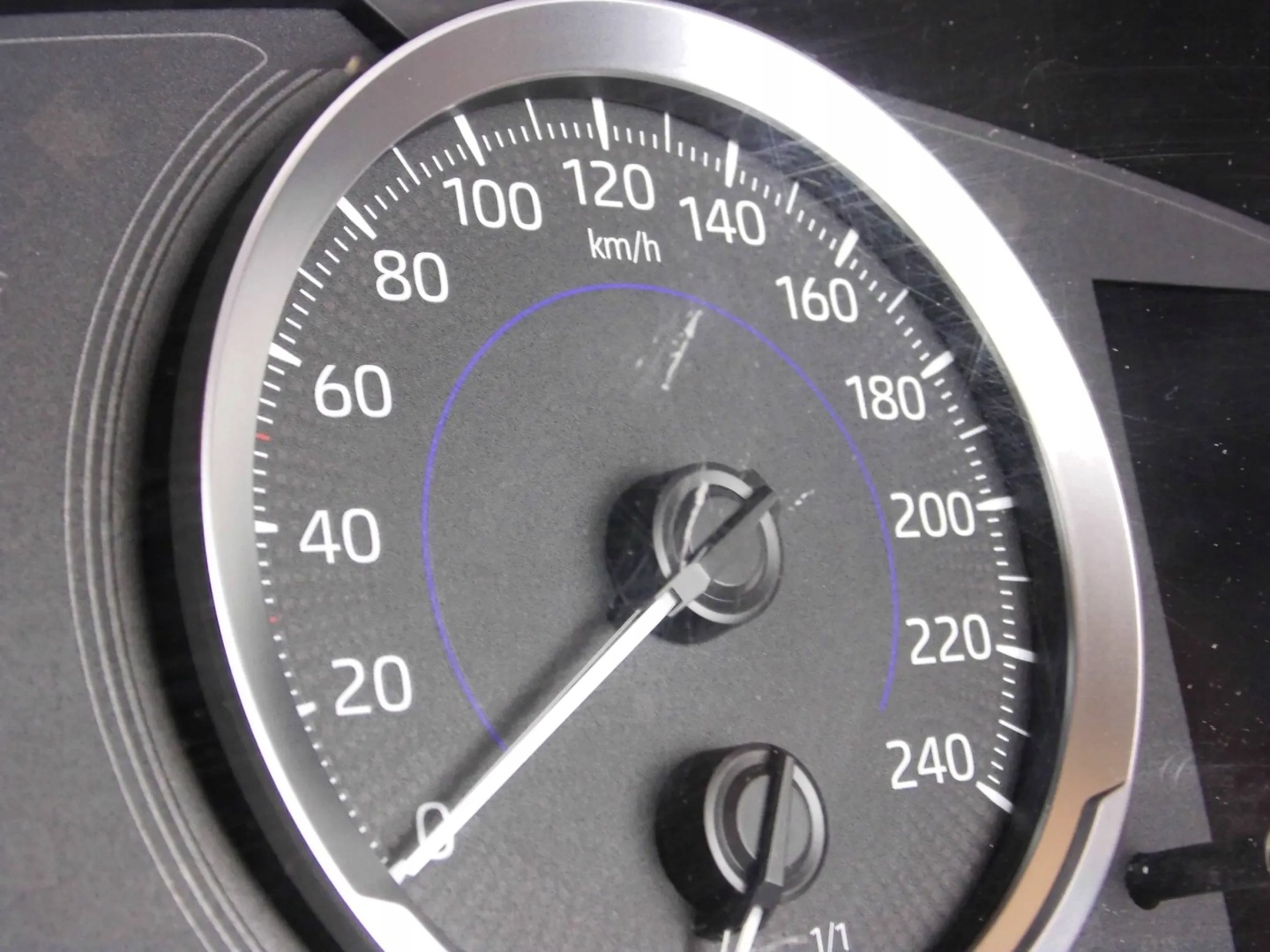 Toyota Corolla E21 2020 1.8 HYBRID AUTOMATIC dials 83800FEN60