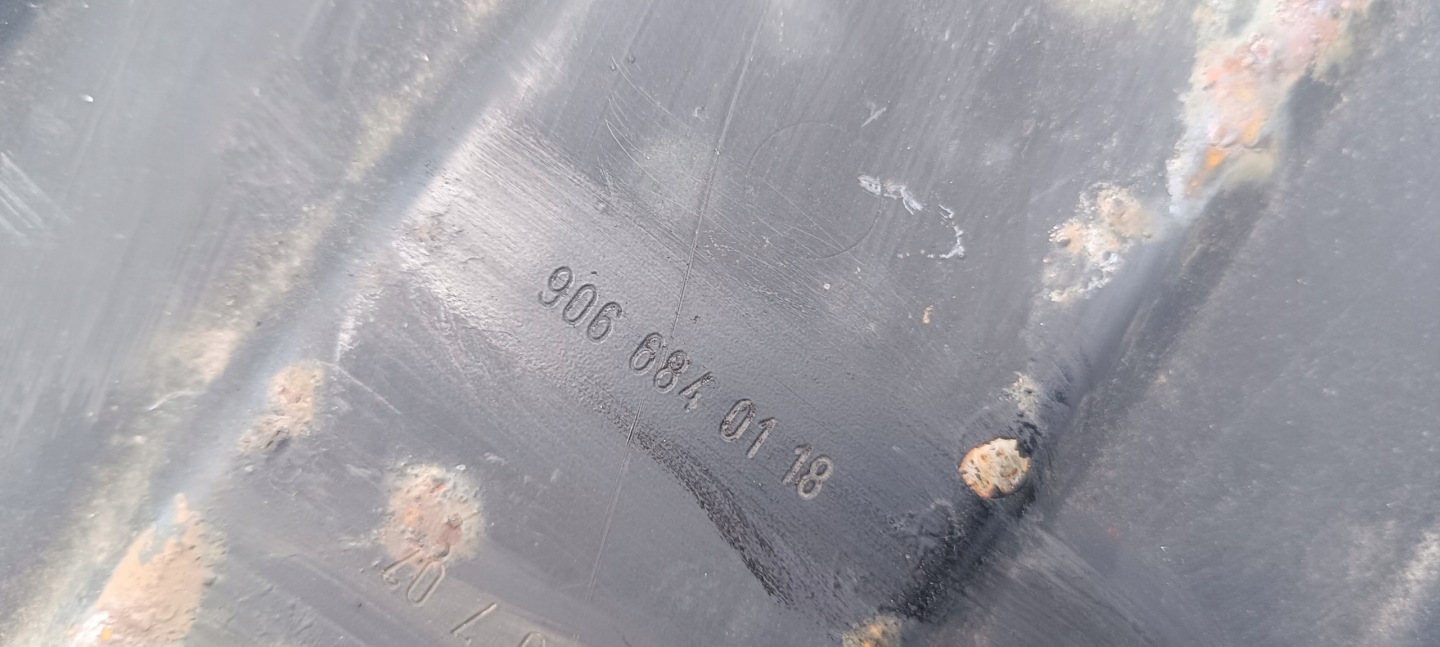 Blende Abdeckung AKUMULATORA MERCEDES SPRINTER W906 9066840118