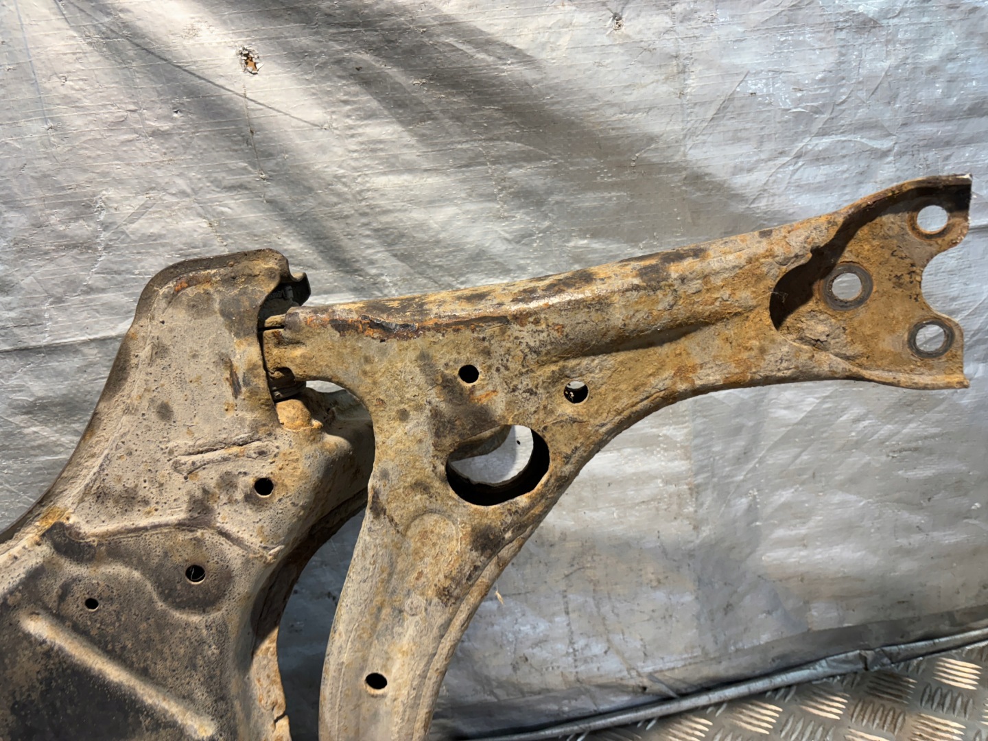 subframe front subframe Toyota Corolla Verso and 1 2.0 D-4D