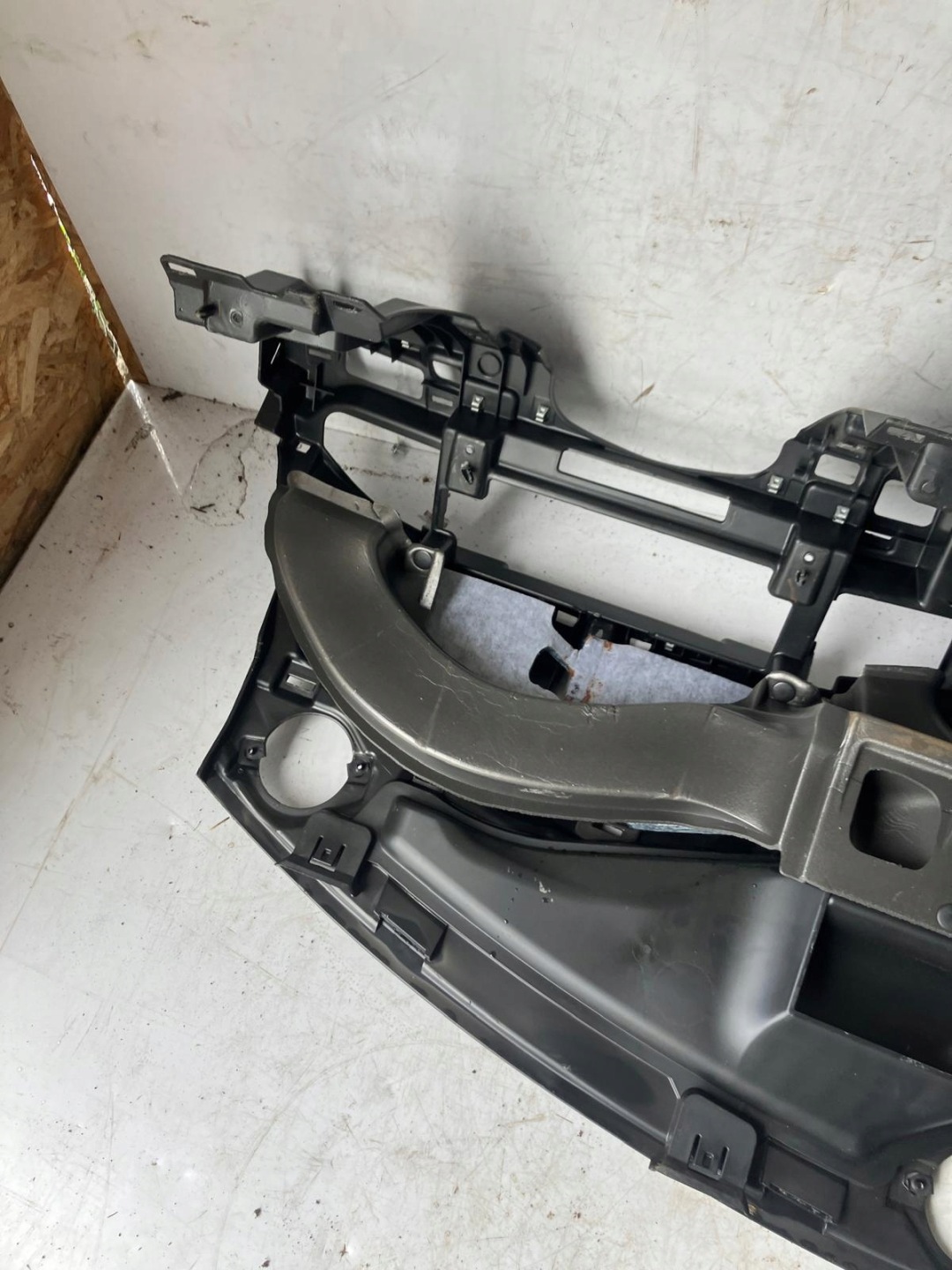 Versteifung konsole TESLA MODEL S