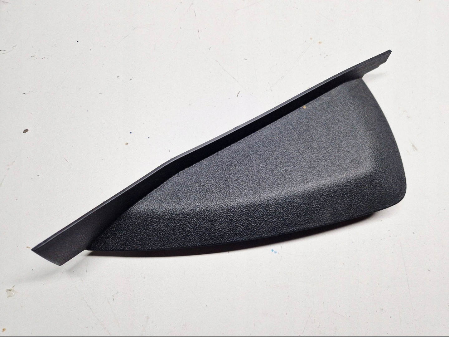 Zaslapka side of the dashboard dashboard Ford B-MAX AV11R044C61AAW