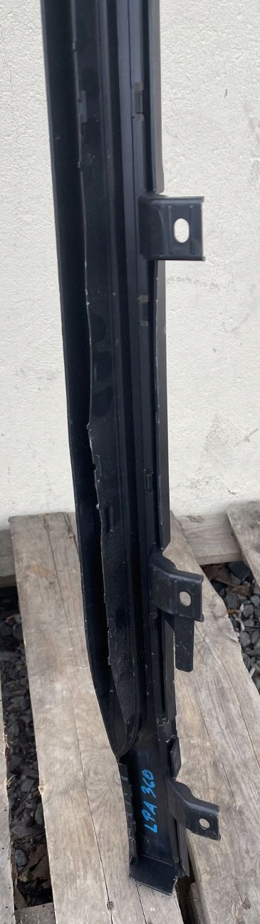 LPA360 BMW 7 G70 2022- moulding threshold left 9880327