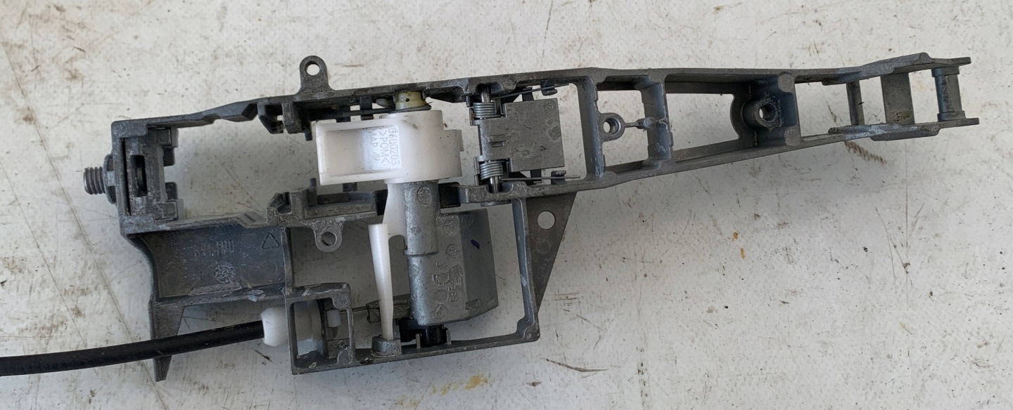 lock handle door right rear part PEUGEOT 5008 732301