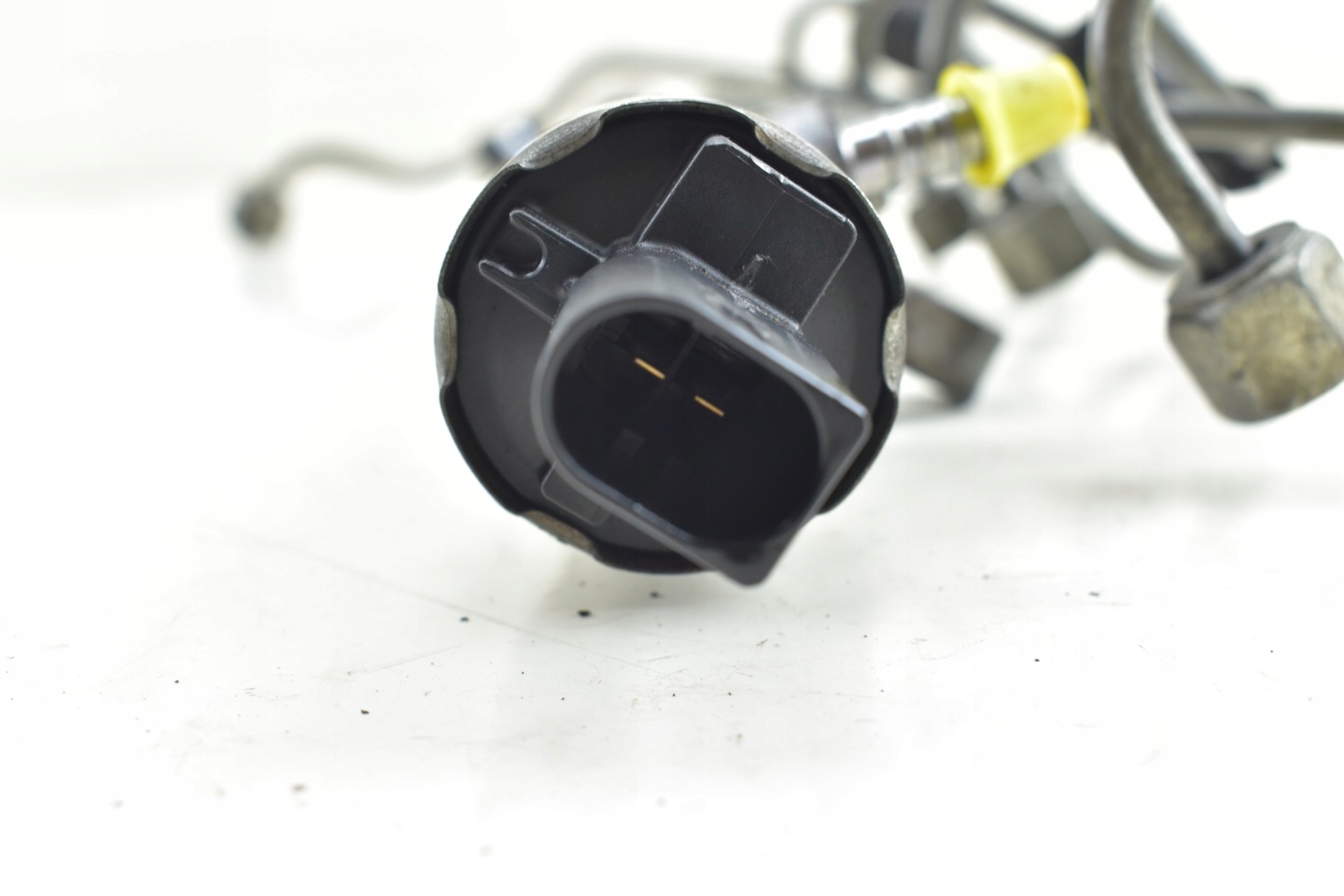 injection ramp sensor VW PASSAT B7 GOLF VI AUDI A3 8P 1.6 TDI 03L130089B