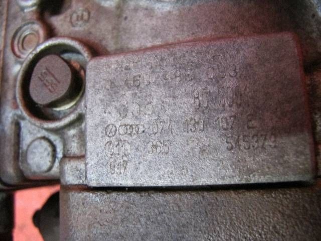 VW VOLKSWAGEN TRANSPORTER T4 2.4 D AAB einspritzpumpe 074130107E
