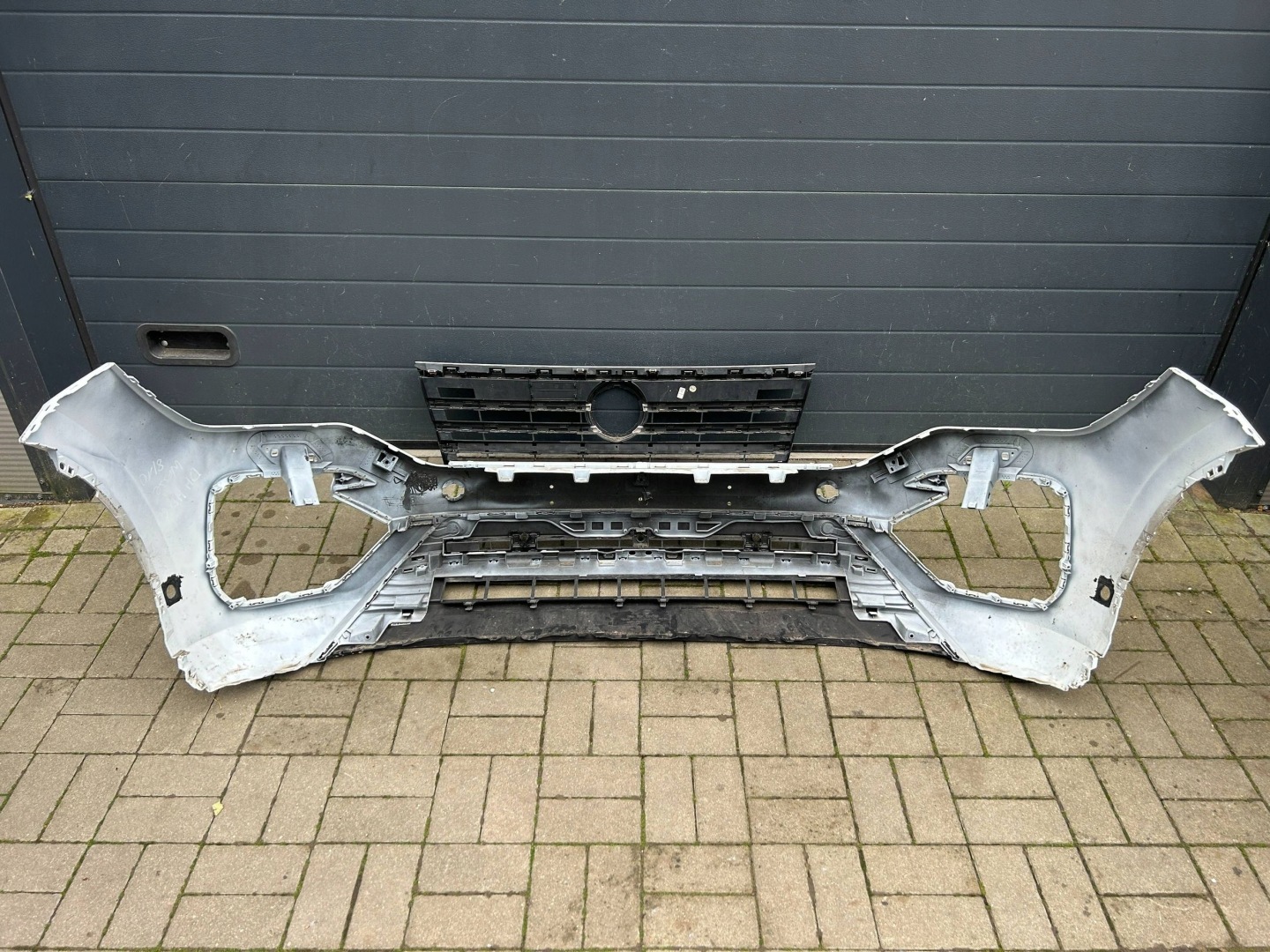 Volkswagen Touareg III 18- bumper front front