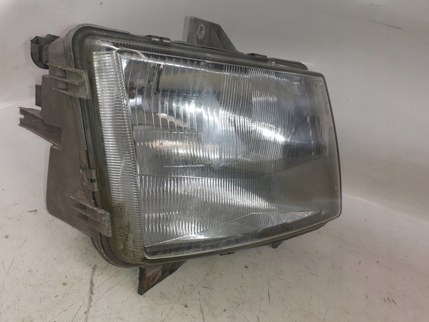 Mercedes Vito light right front