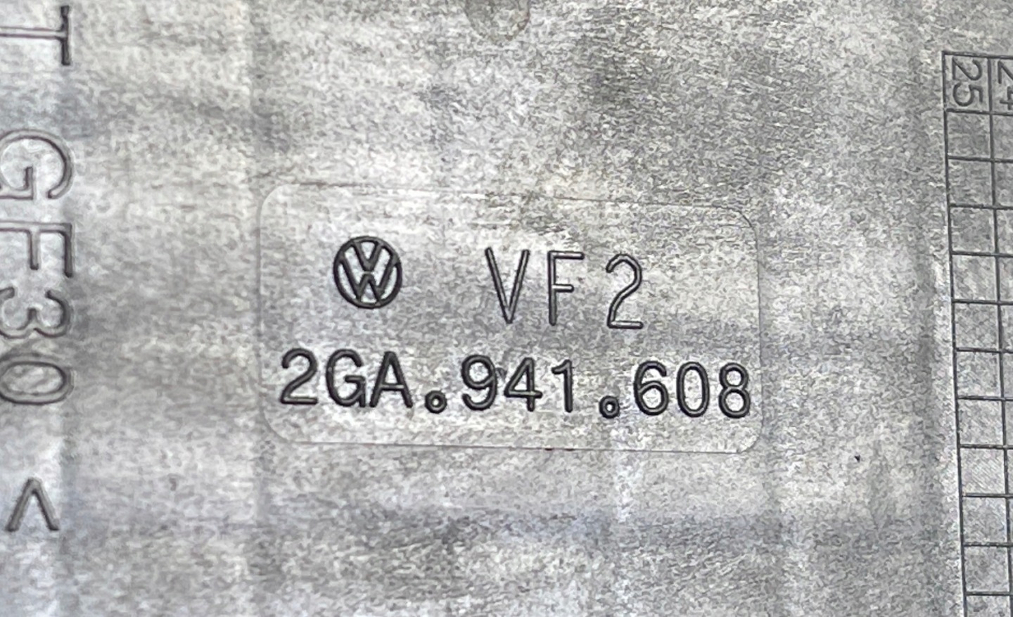 VW T-ROC cap lights right front 2GA941608