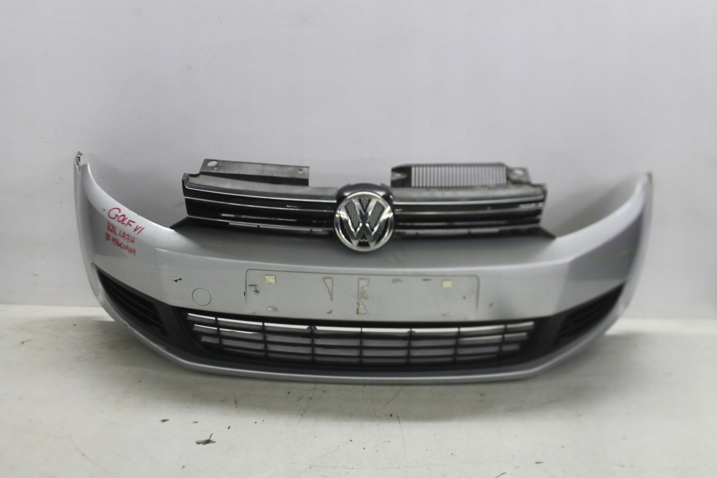 nárazník předek přední VW GOLF VI kol. LA7W 08-12