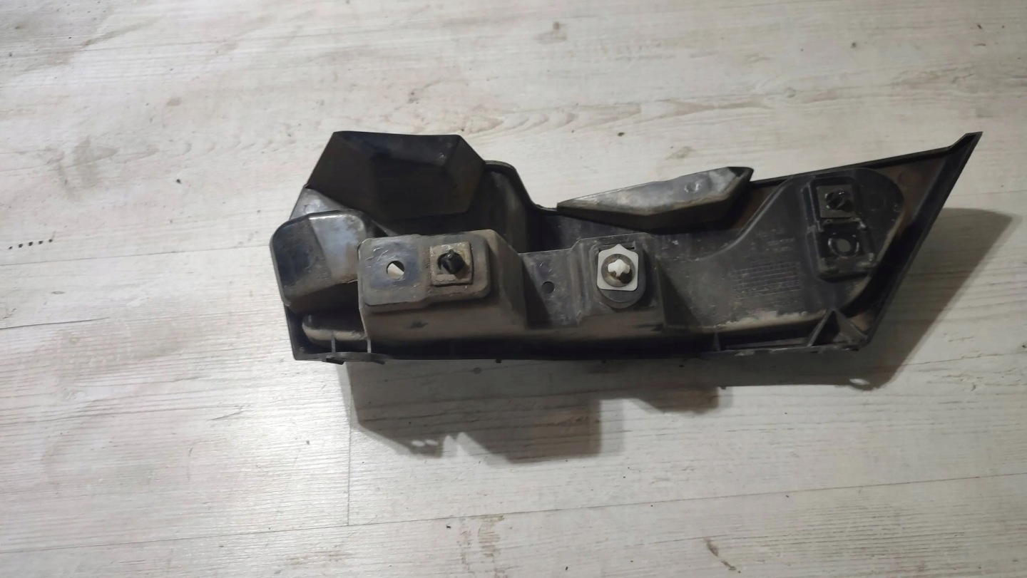 Ford Mondeo MK5 16r 2.0TDCi rear part side right bumper bracket