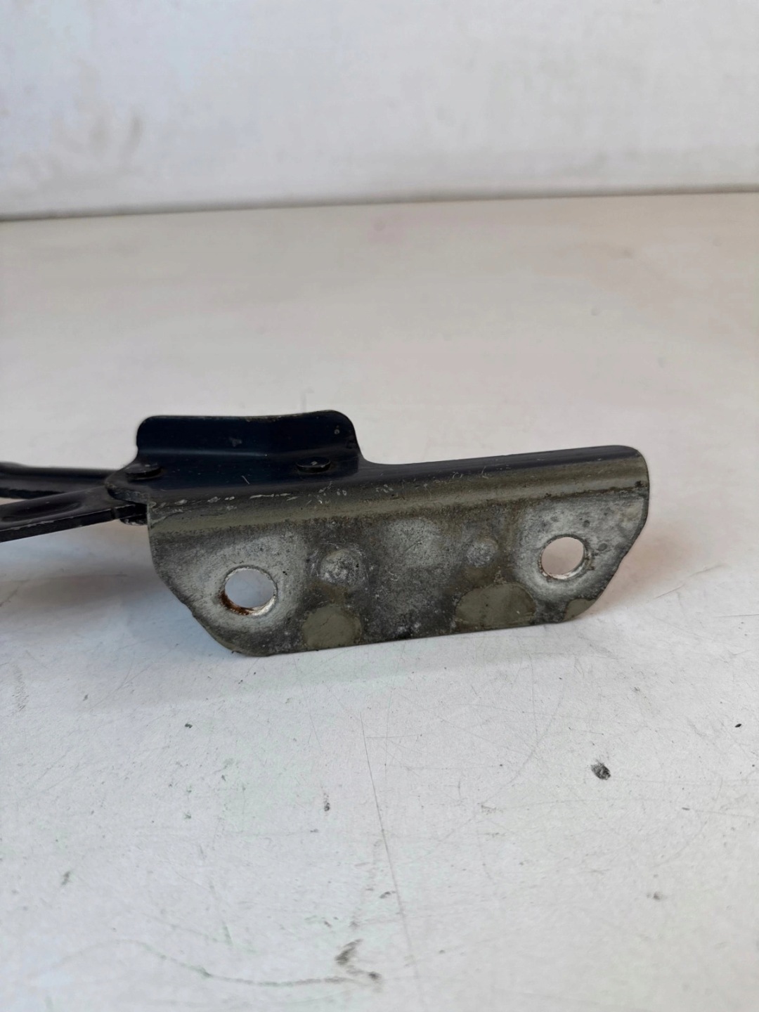 hinge bonnets front front left Volkswagen Touran and
