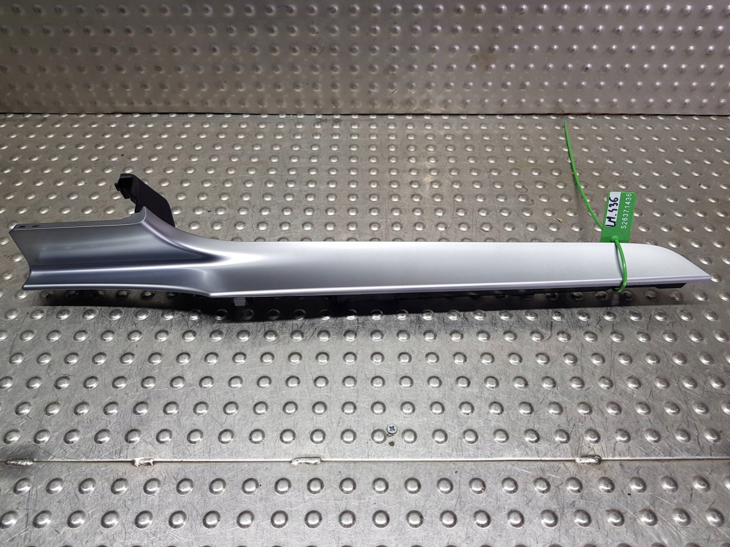 Moulage Console DEKOR A2056800705 MERCEDES W205