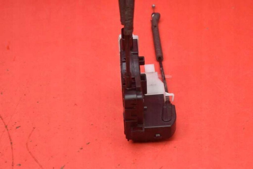 lock door left front front EU HYUNDAI IX35 09-13