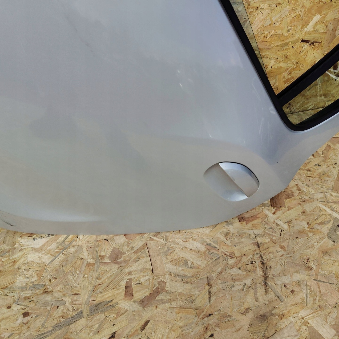 Dacia Sandero II 2018 rear part side left door rear.