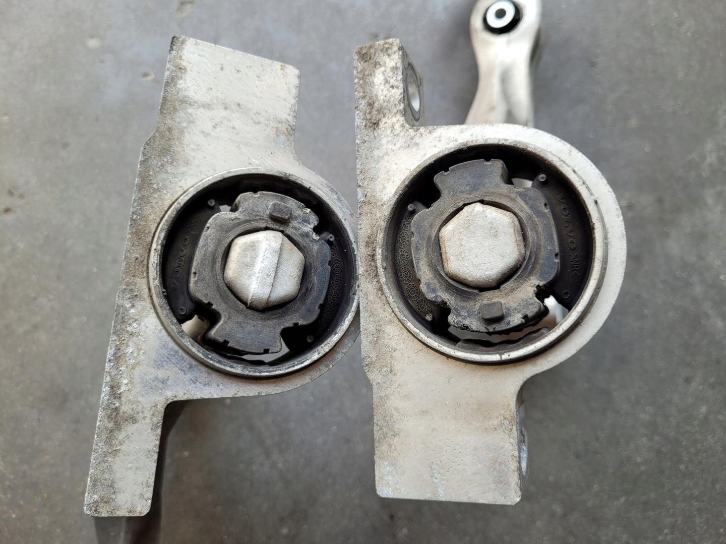 arm front front right VOLVO S60 III V60 II 2.0 D