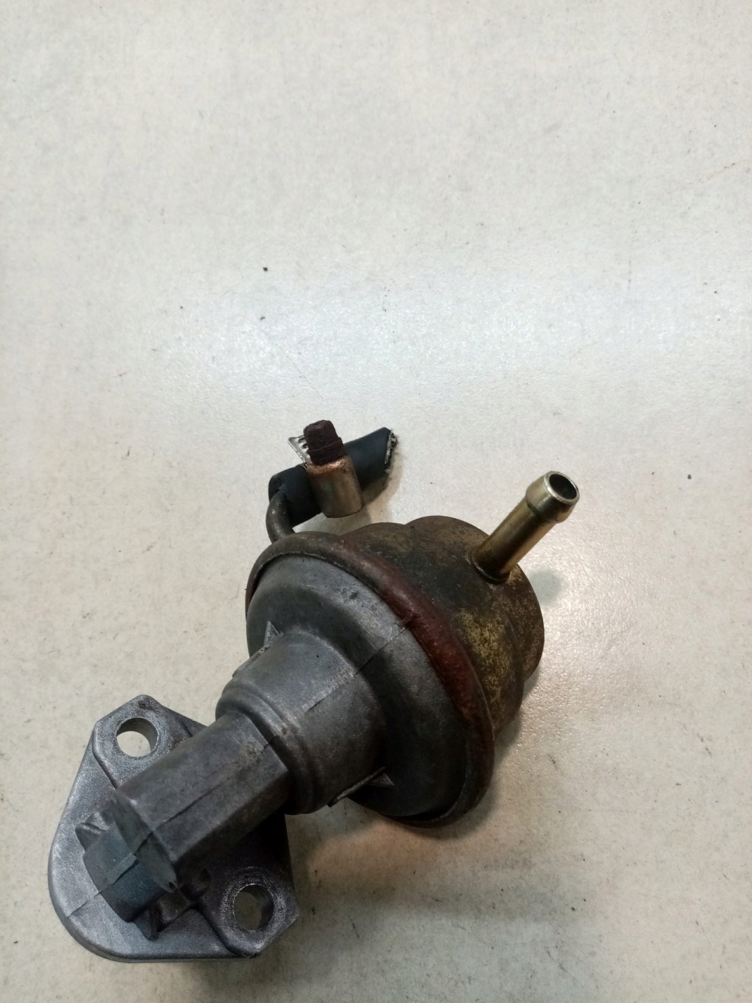pumpa za gorivo GOLF II 1.6 B