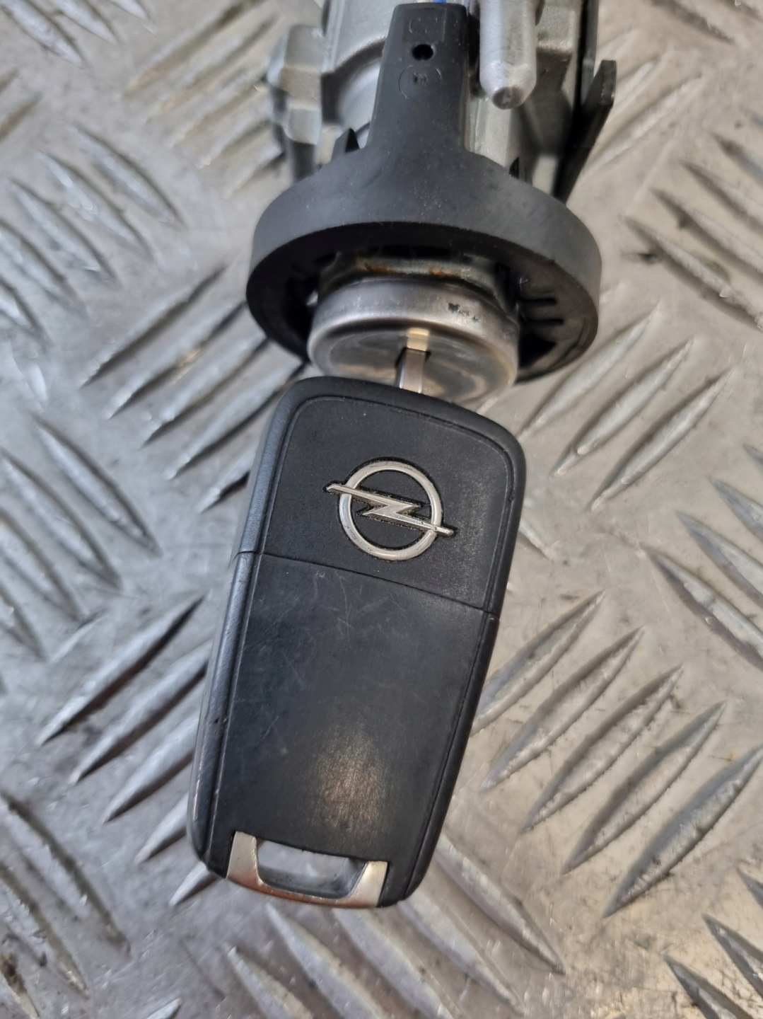 ignition key 13523275 OPEL CORSA E