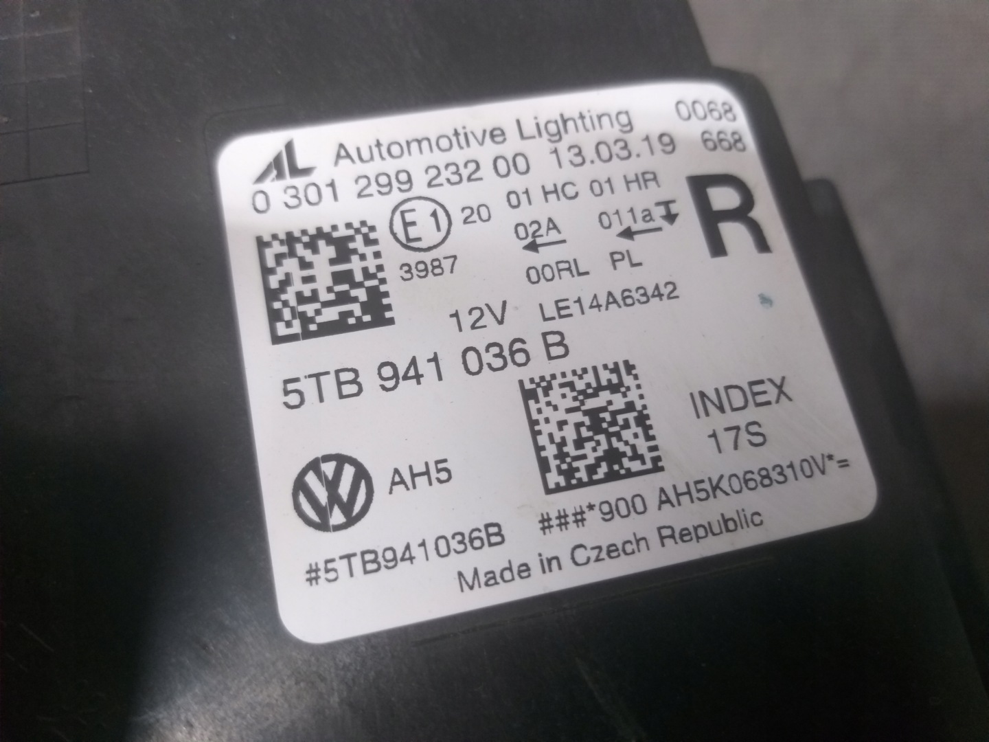 light front right VW TOURAN FULL LED 15- 5TB941036B