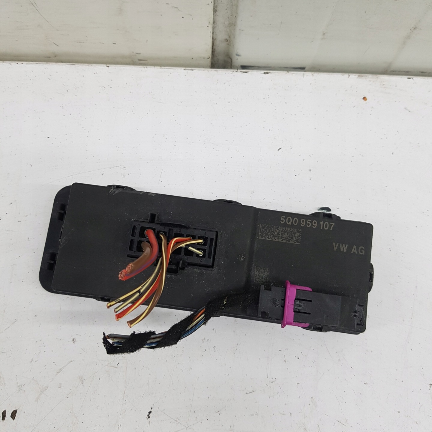 module bonnet boot VOLKSWAGEN PASSAT B8 5Q0959107