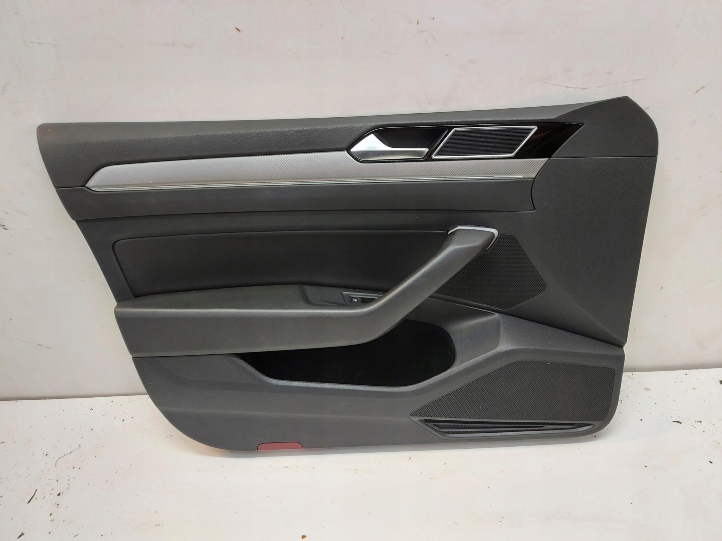 VW Arteon 3G8 2018r upholstery side door left front