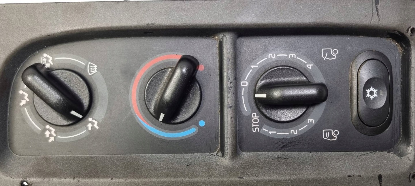 PANEL klimatizaci 5010226405 RENAULT MIDLUM 220.12
