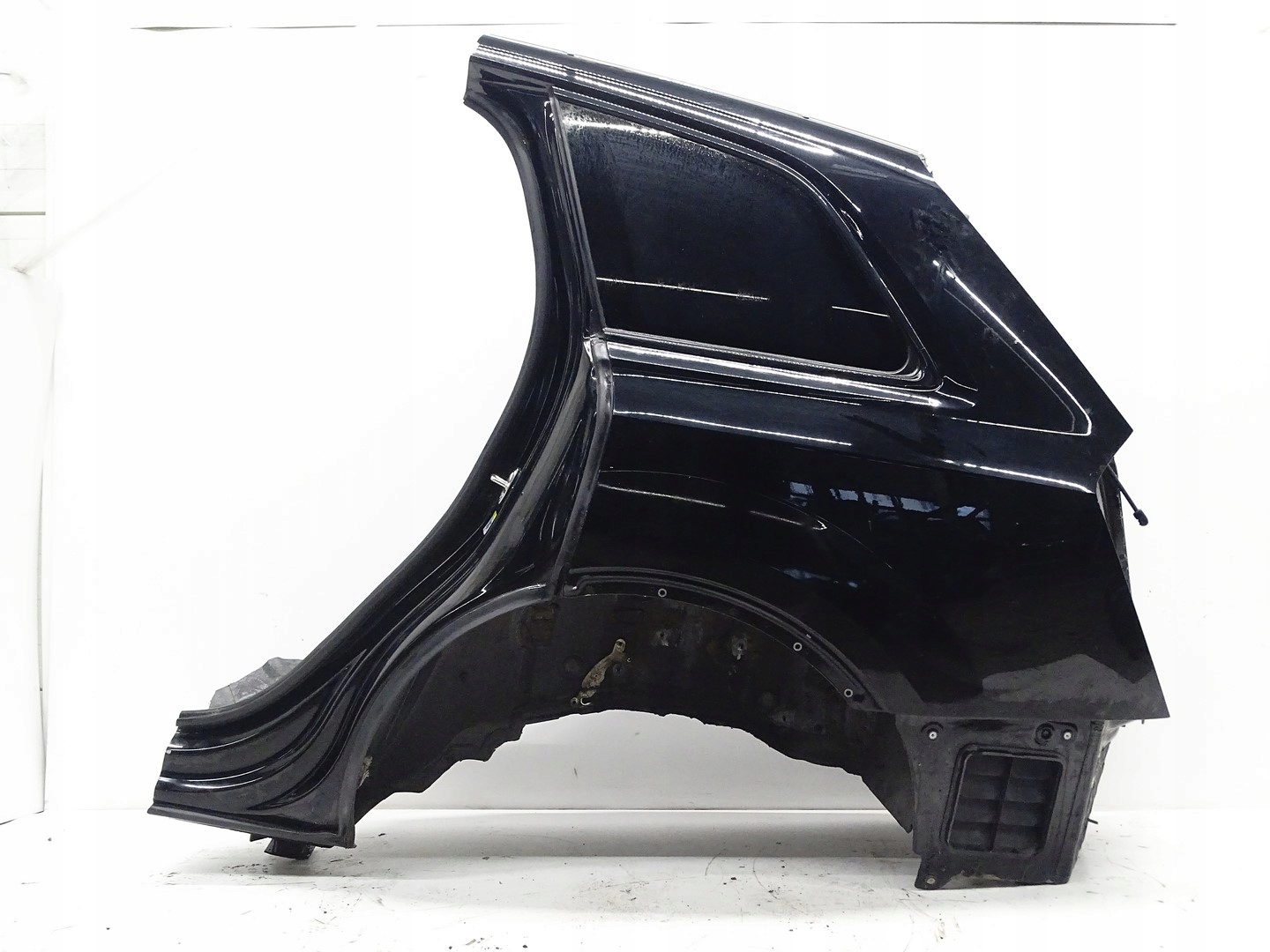 quarter fender pillar threshold left rear part rear AUDI Q7 4M 15- L041