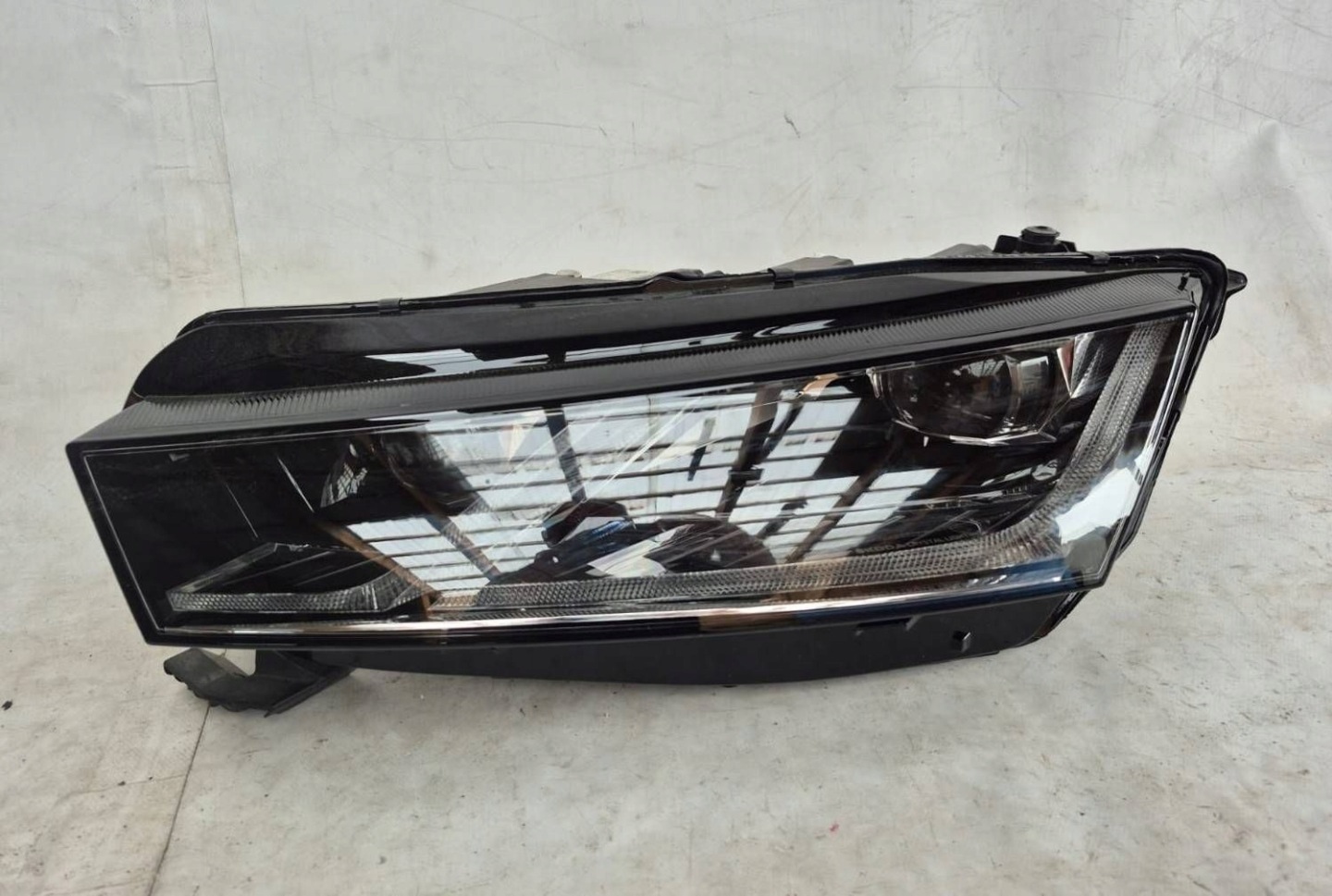 SKODA OCTAVIA IV 4 5E4 20- FULL LED light left front front 5E4941015B