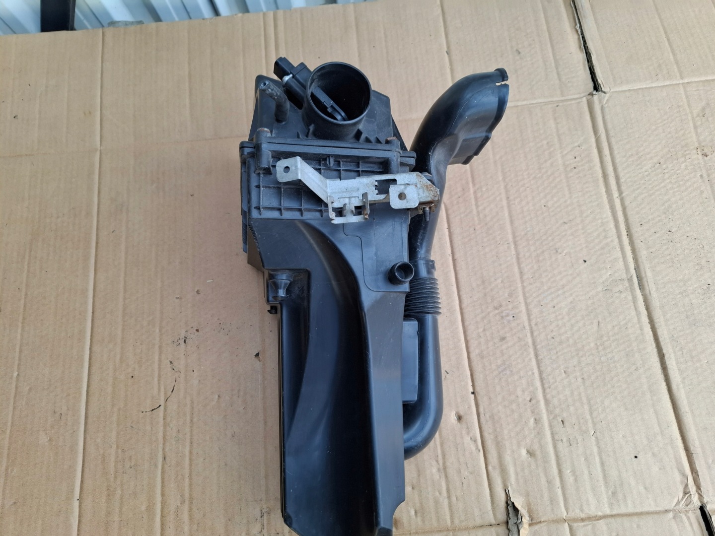 Gehäuse filter luft FORD FIESTA MK7 AV21-9600-AA 1.4 TDCI