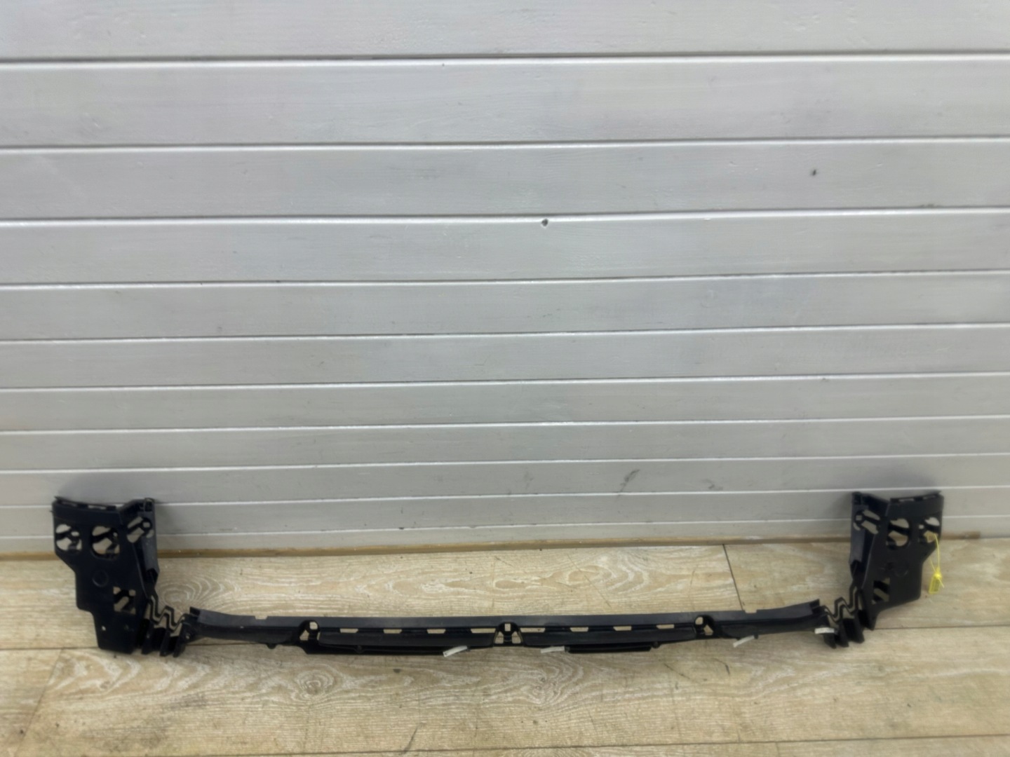 BMW G31 m-packet support console holder of a bumper rear part 8067764