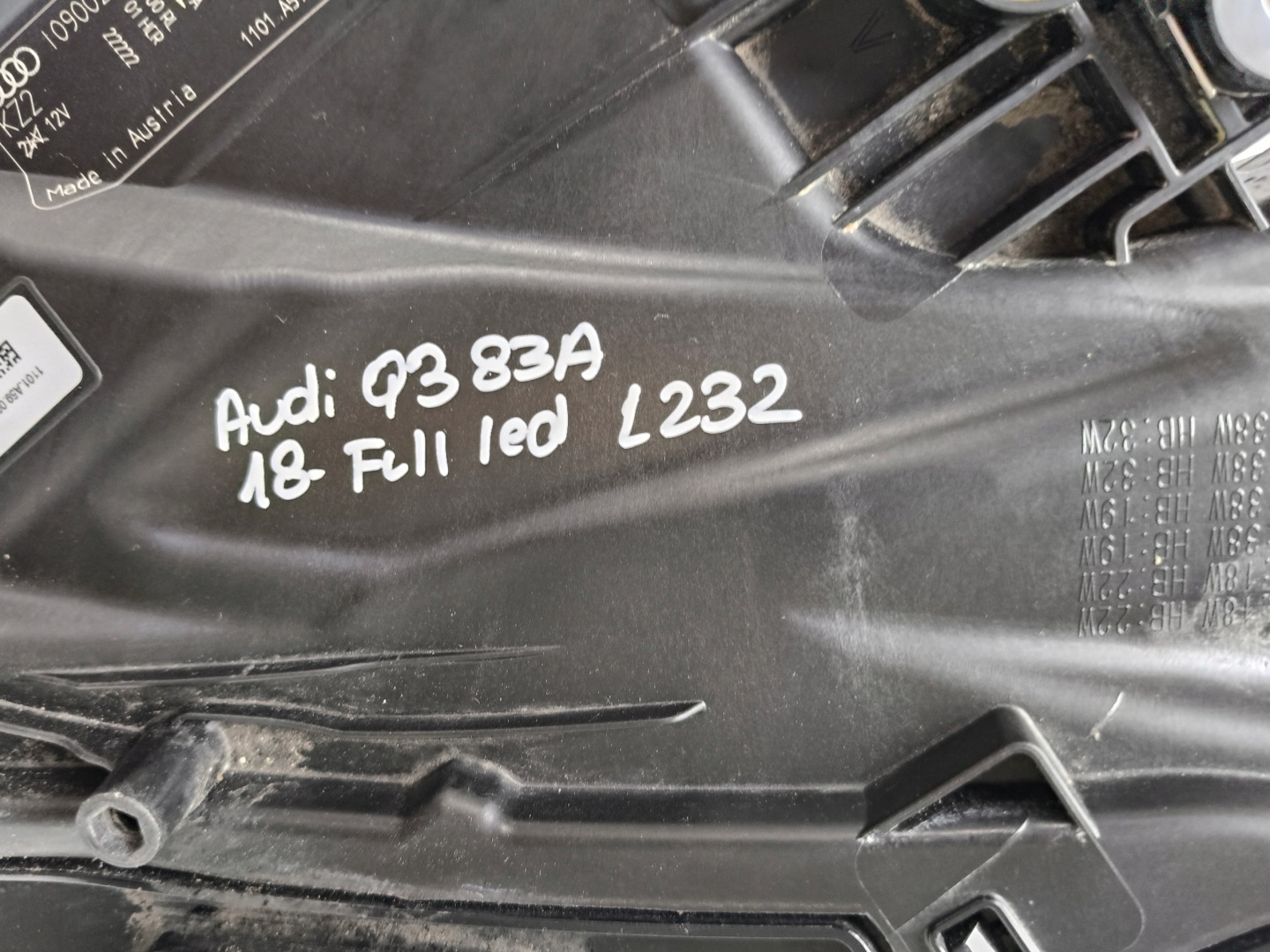 light left REFLEKTOR AUDI Q3 II 83A 18- FULL LED