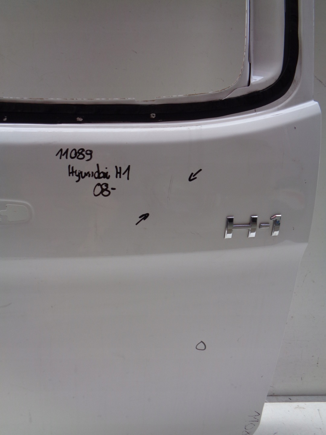 door right rear. HYUNDAI H1 08- NR 11089