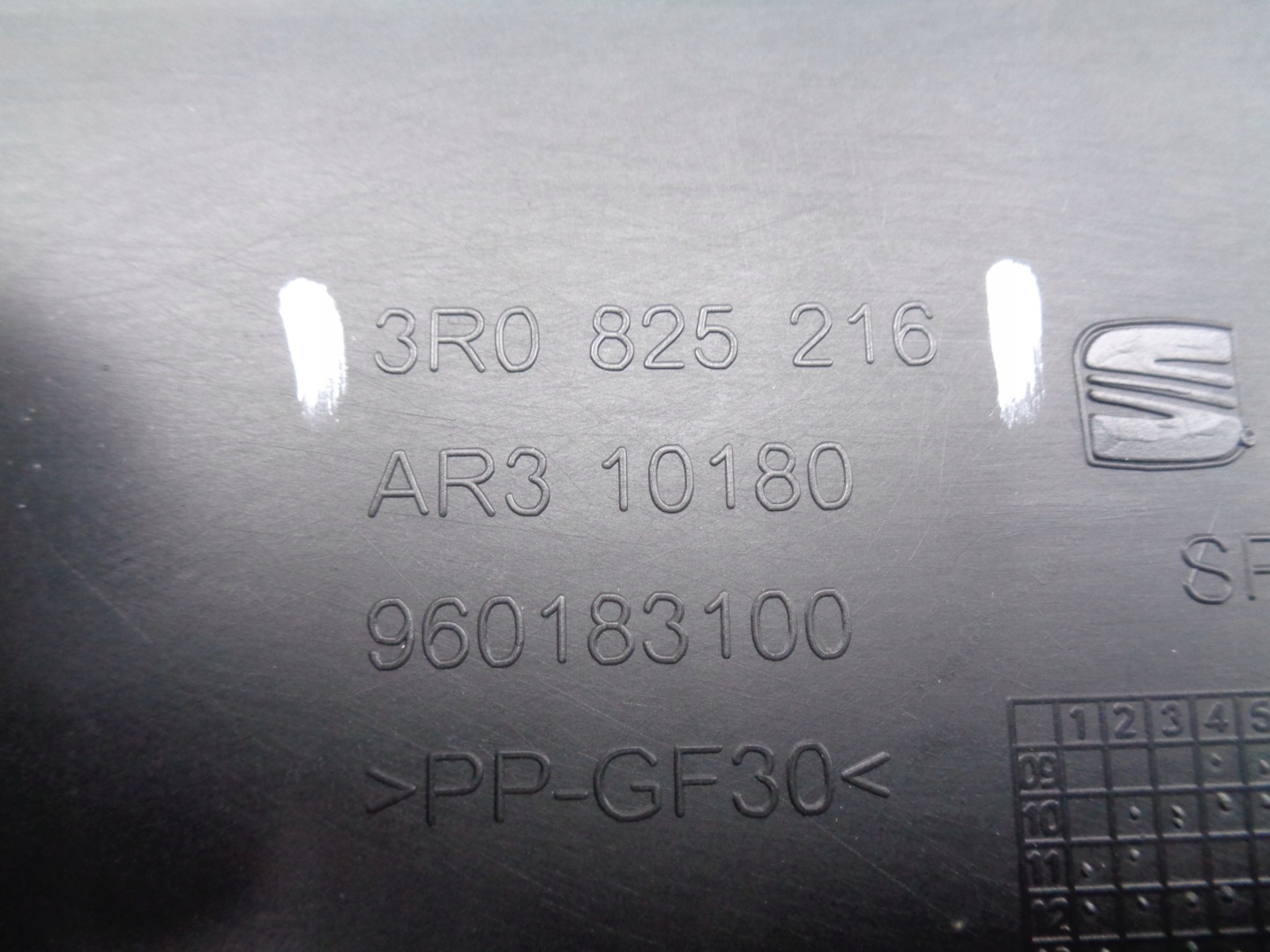 new cover chassis SEAT EXEO 3R 3R0 08