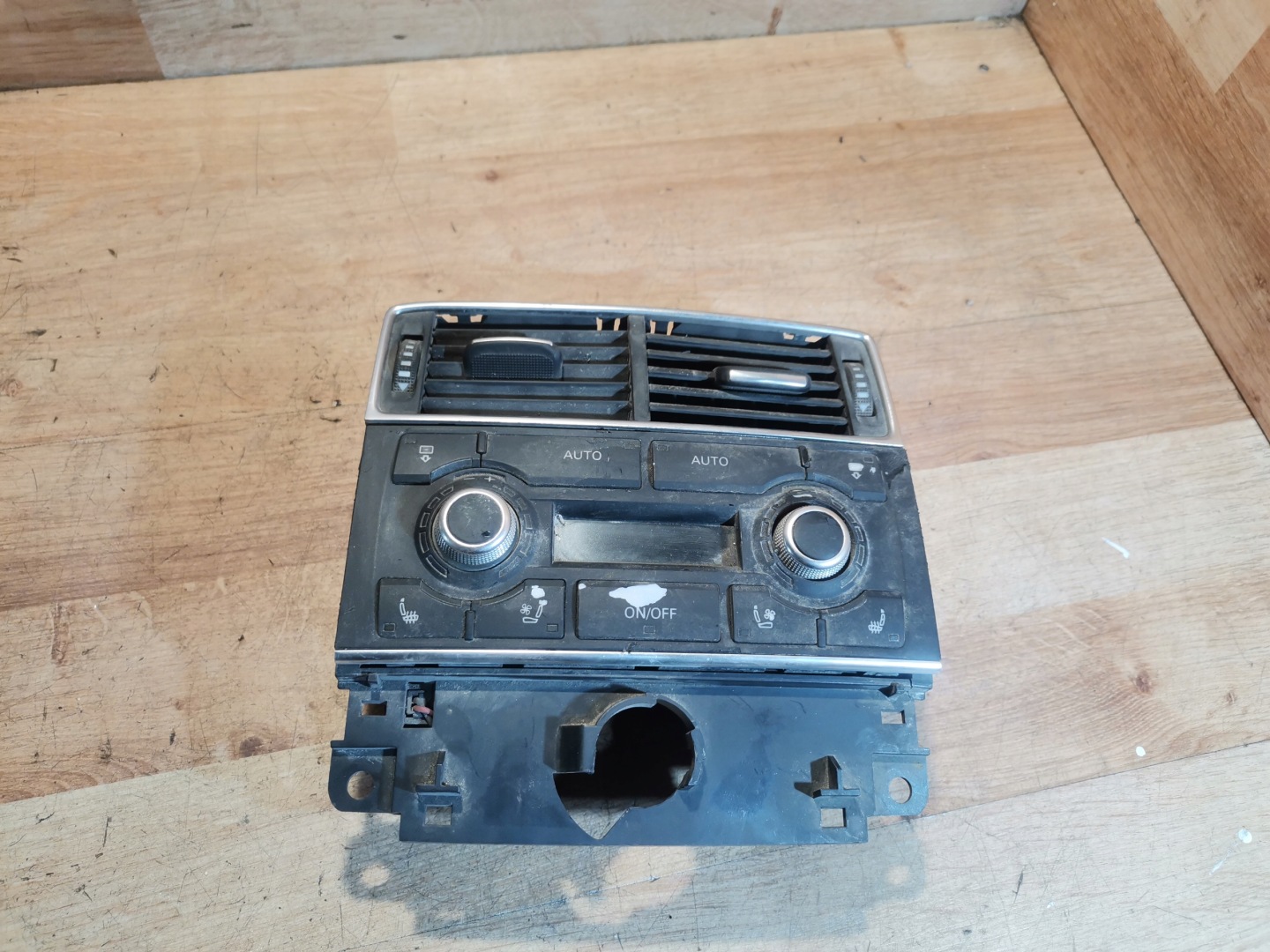 Unite commande clima Bouches buses AUDI A8 D3 02-05 4E0819203B