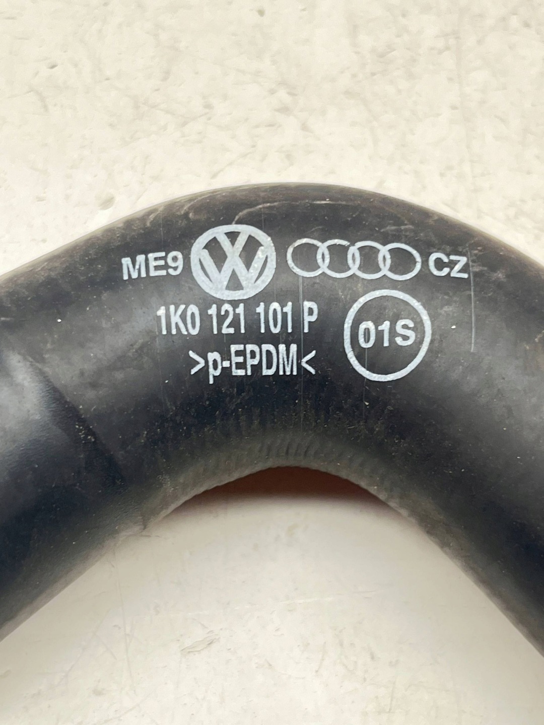 AUDI A3 SPORTBACK 8P hose upper radiator 1K0121101P !J