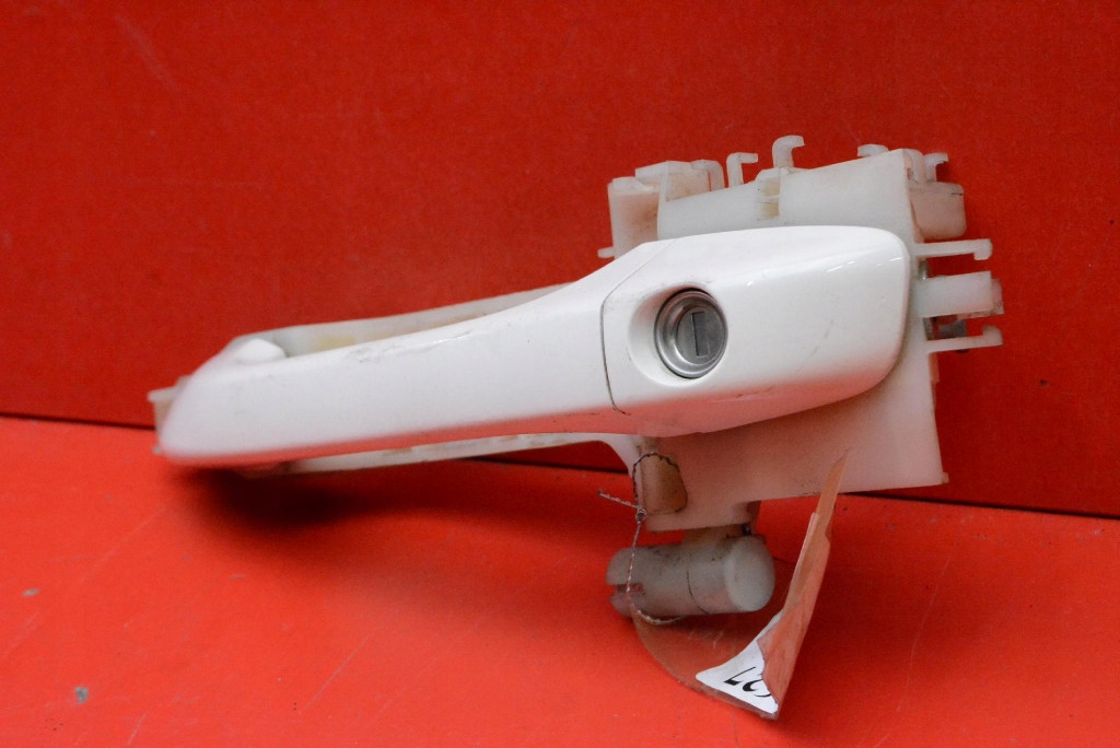 handle left front front WAA 72442-35010 SSANGYONG TIVOLI 1 and 16-21