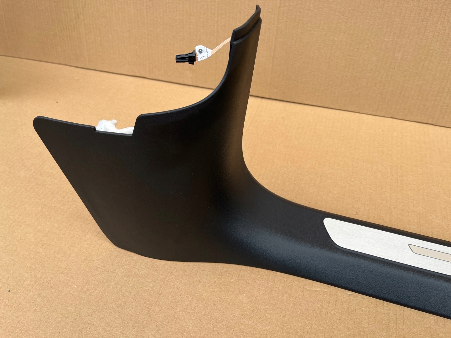 Audi A8 D4 moulding cover cap threshold right front 4H1867272C