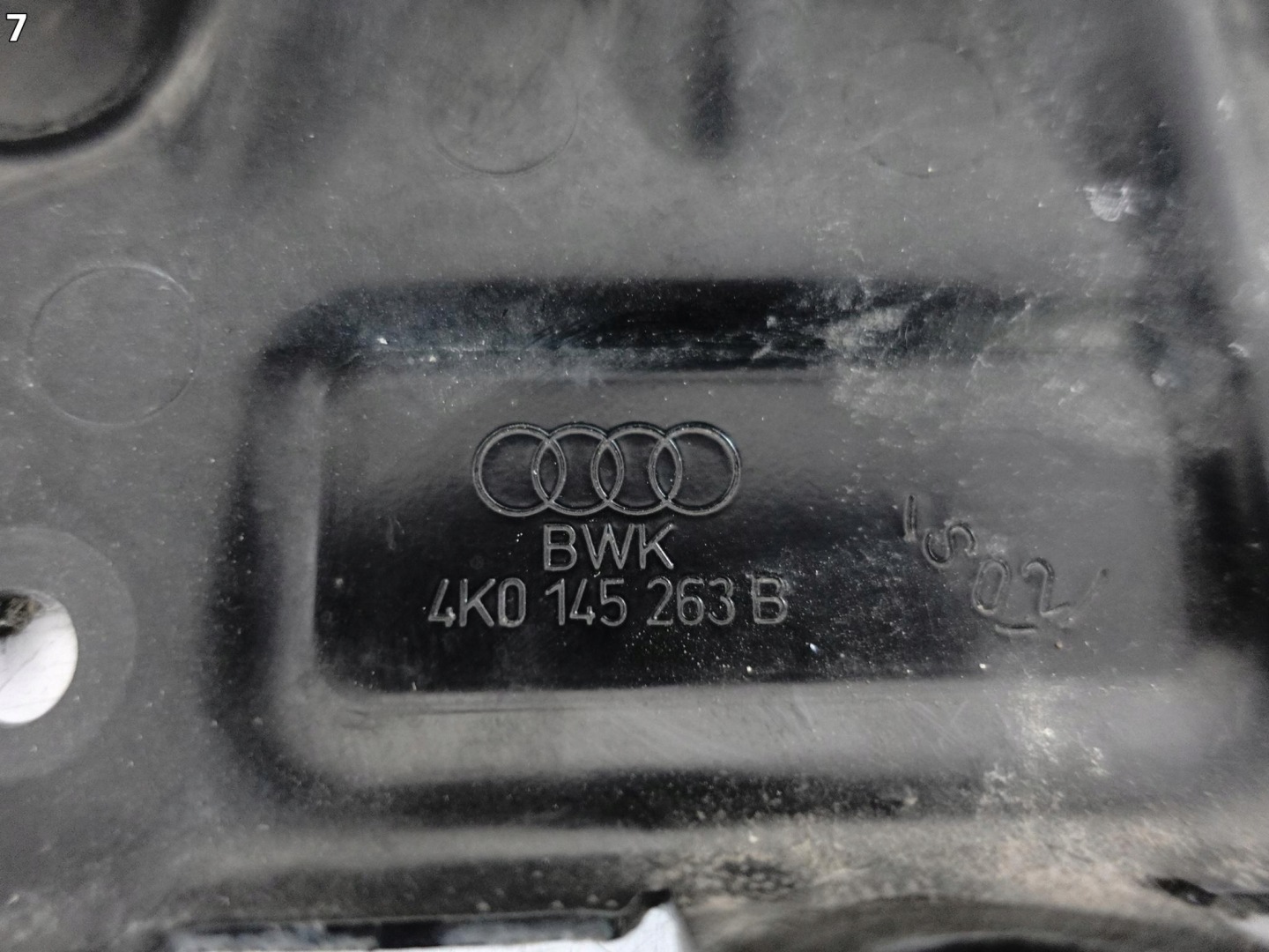 AUDI RS6 4K0 RS7 4K8 C8 19-25 console bracket holder intercooler right