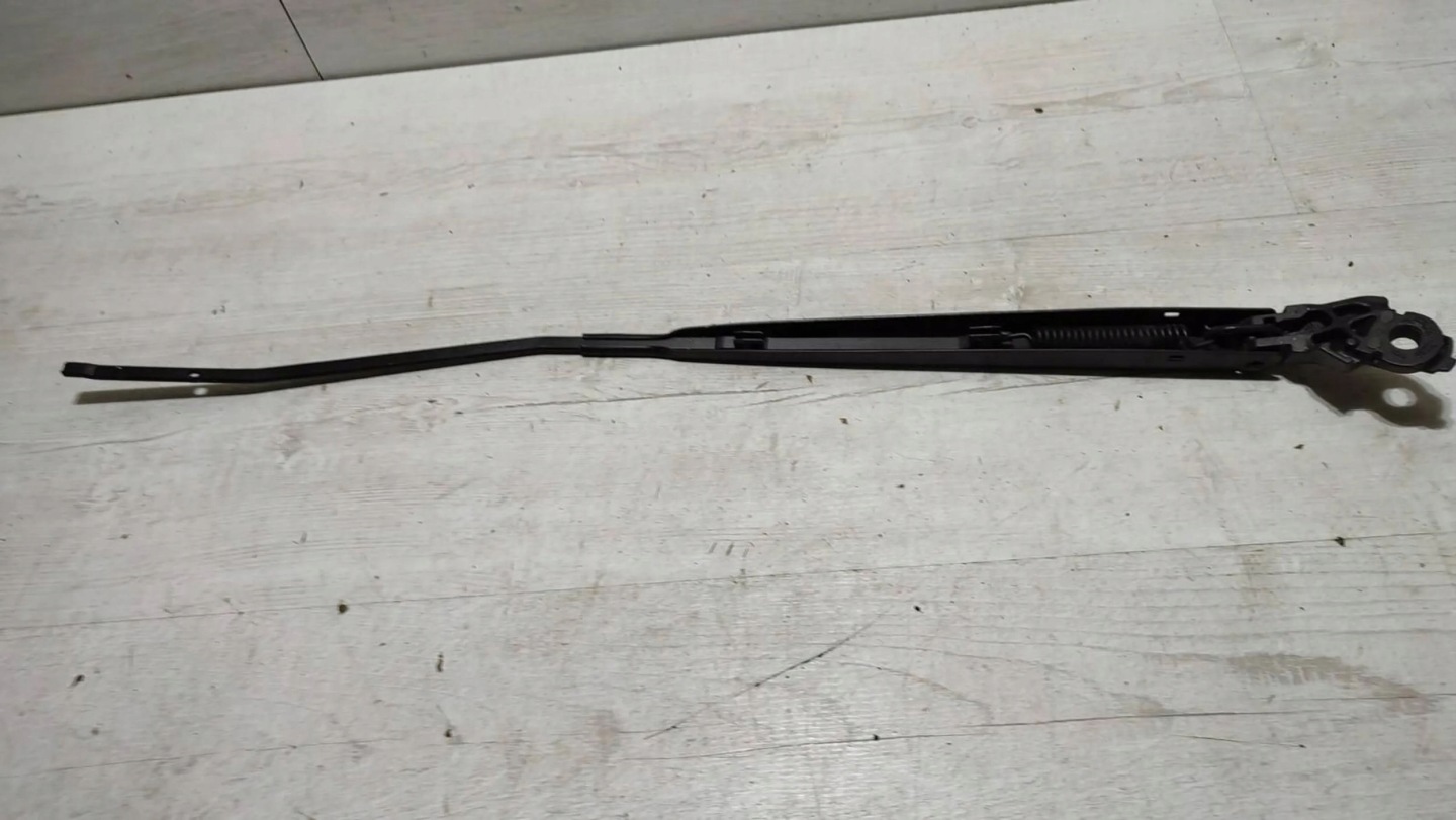 Citroen C4 Cactus 2018 right side wiper arm windows przedniej