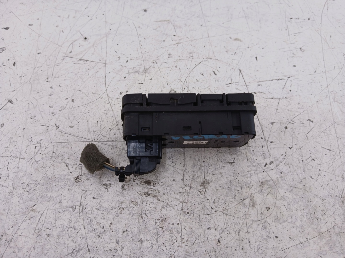 OPEL VECTRA C SIGNUM PANEL okna levý předek 09185952