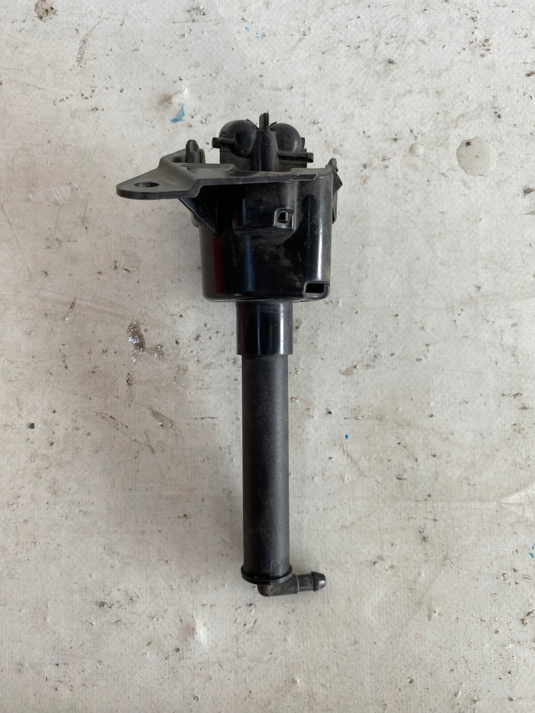 RANGE ROVER VELAR L560 17- washer left J8A2-13K131AC